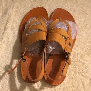 White Mountain Sandals Size 7 1/2 M